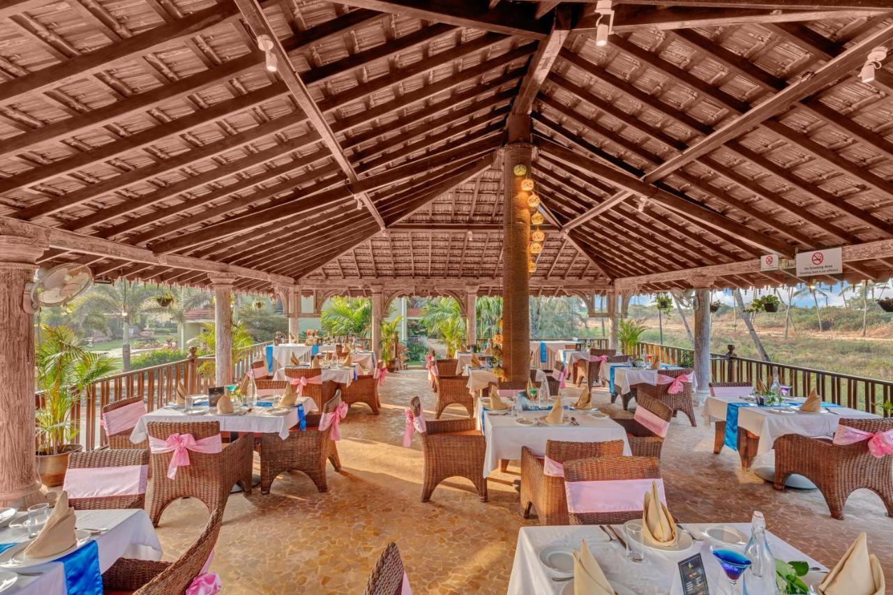 Hotel Club Mahindra Acacia Palms Colva Exterior foto